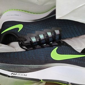 Meet your Posher, Javier